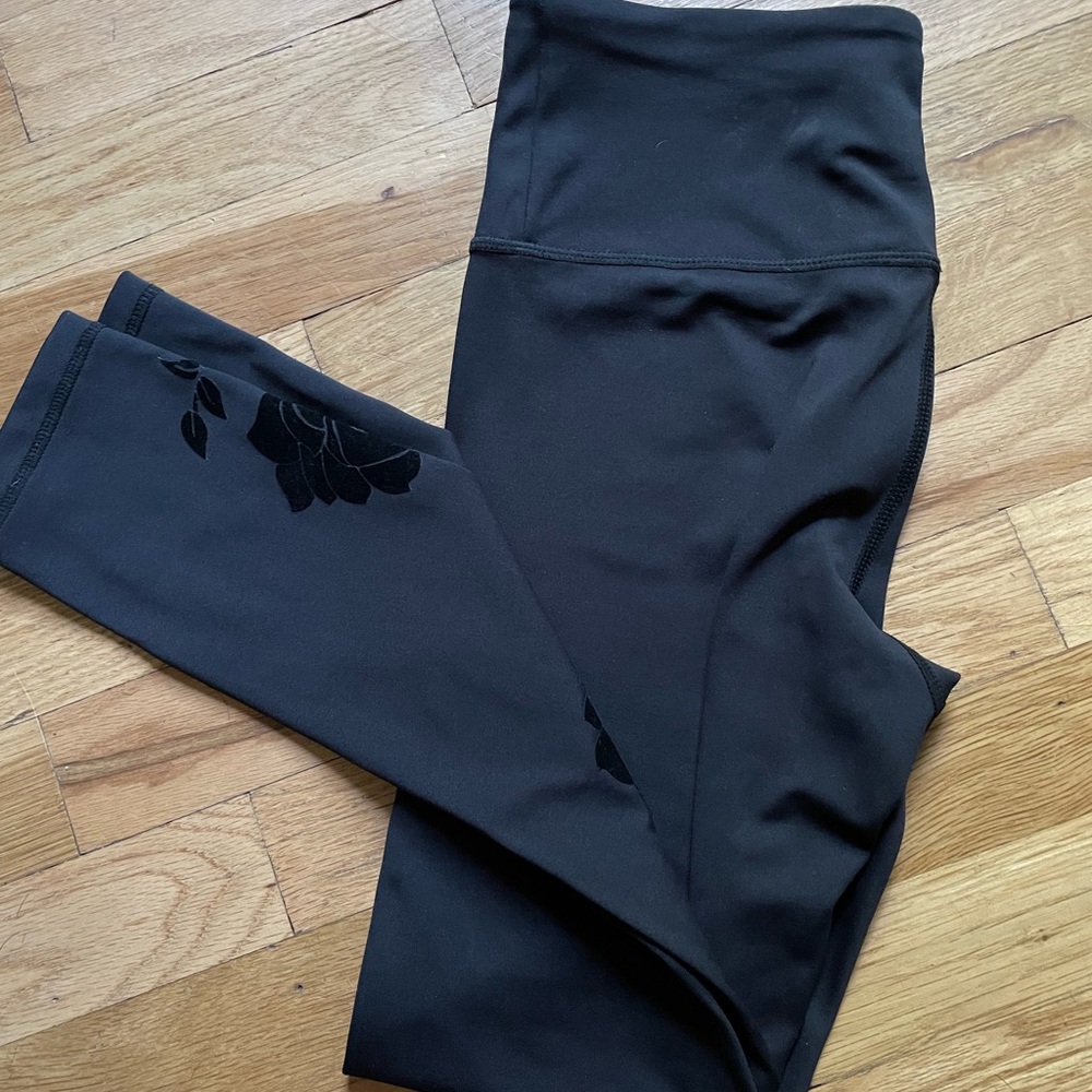 Zyia Velvet Floral Leggings